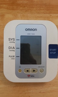 Omron HEM-7200 手臂式血壓計