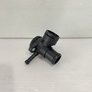 WATER CONNECTION HEAD COOLANT FLANGE VW PASSAT B7 TIGUAN GOLF GTI MK5 SHARAN BEETLE AUDI TT MK2 Q3 A
