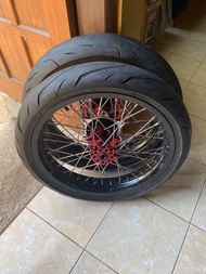 roda set supermoto crf ukuran 250 300 siap pasang Velg rossi Tromol willwood Jari freeday Ban bekas