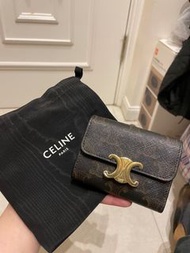 標識印花TRIOMPHE COMPACT銀包連零錢格 黃褐色 celine 老花 銀包 零錢包 想搵有黑色既人交換