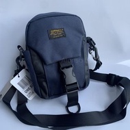 Carhartt 經典單肩斜挎小包 | 尺寸19×14×5cm（耐磨帆布/日常通勤適用）