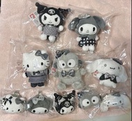 [全新.現貨] 7-11 Sanrio 黑白 公仔 小銀包 散子包 My Melody 水怪 玉桂狗公仔 Sanrio 4吋 單色調公仔 Sanrio 迷李袋仔 Sanrio PVC 卡套 Sanri