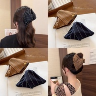 suzyacc kr striped fabric triangle grabber female 2025 new style high-intelligence commuting tempera