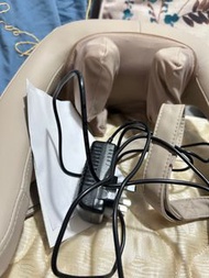 Breo 肩頸按摩器