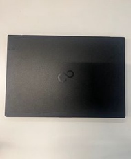Fujitsu Laptop U938 (重量<1kg，超輕!) 電池健康度100%