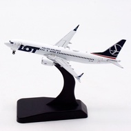 JC Wings 1: 400 Alloy Airplane Model Poland Airlines Boeing B737-8 MAX SP-LVF