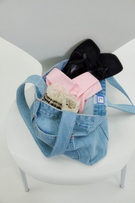 ENDOFMARCH | UPCYCLED JEANS BAG กระเป๋ายีนส์ ใส่โน๊ตบุ๊ค 15" ได้