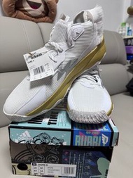Adidas dame 8 us12.5