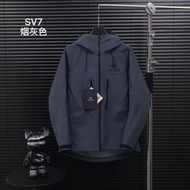 Arcteryx始祖鳥 Alpha系列 Sv 第7代 GORE-TEX Pro 刺繡Logo圖案休閒運動連帽拉鍊硬殼衝鋒衣風衣外套滑雪服