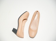 รองเท้าเเฟชั่นผู้หญิงเเบบคัชชูส้นปานกลาง No. 688-82 NE&amp;NA Collection Shoes