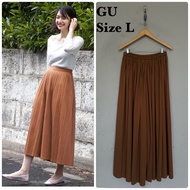 GU Pleated Pants