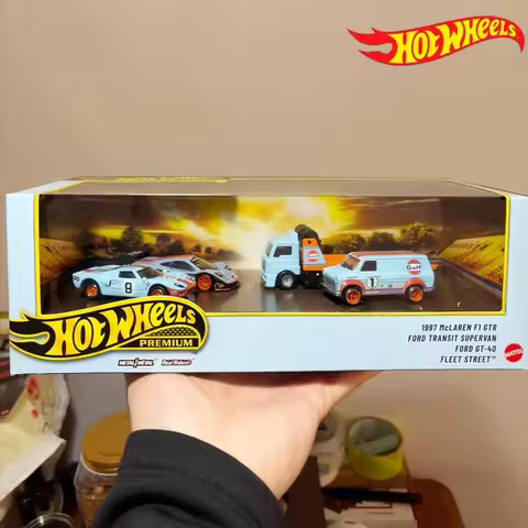 Hot Wheels 1:64 Le Mans Garage Gulf Oil Livery GMH39 McLaren F1 Ford GT40 Diecast Vintage Racing Car