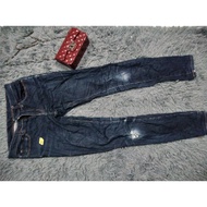 GU ripped jeans(used)