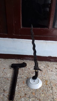 keris naga berdiri gagang