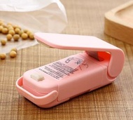 AKM - 便攜式迷你零食電動手壓封口機*粉紅*(不包電池)