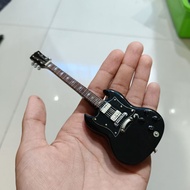 Gibson SG ACDC guitar miniature: 6 display decorations, 15 cm high
