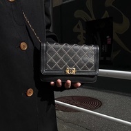 Chanel • 經典Le Boy黑金外縫線牛皮Woc