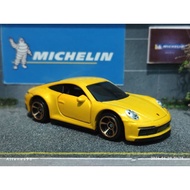 Matchbox Moving Parts Porsche 911 Carrera 4S