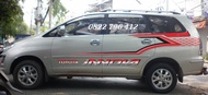 Tem dán sườn xe Innova màu đỏ đen. Tem dán sườn xe innova màu mới