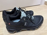 On Running Cloudventure 女性越野跑鞋