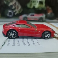 Hot Wheels Ferrari F12 Berlinetta diecast Mattel