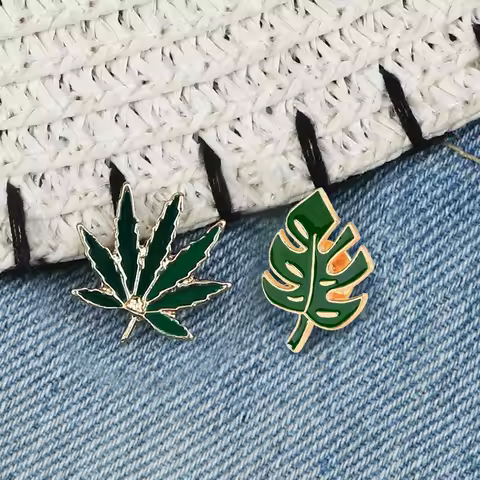 Tree Leaf Enamel Pin Green Leaves Brooch Denim Jackets Backpack Lapel Pin Natural Badge For Women Me