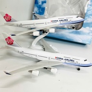 Boeing B747 CHINA AIRLINES AIRLINES (Taiwan) 1:400 Scale + Display Stand
