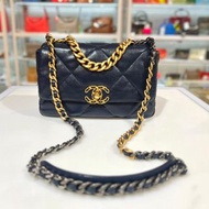 99%NEW二手 CHANEL 19 SMALL AS1160 深藍色羊皮金扣小號 @29開 #香榭站正品