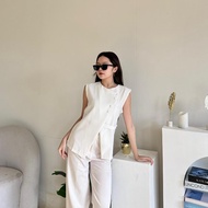 EVERCLO - Ghea Sleeveless Top - Women's Sleeveless Top