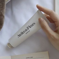 chloe Atelier des Fleurs Cedrus Perfumed Hand Cream蔻依息間芬芳護手霜 香氛護手霜（北國雪松）50ml）