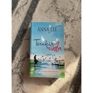 Limited edition novel. Anna lee, Hani fazuha & Syeena Hamdan