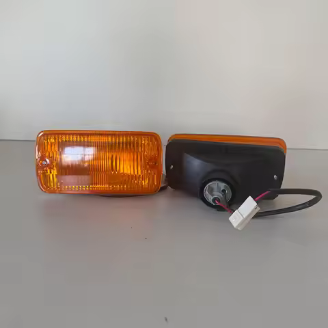 A Pair Car Fog Lights For Nissan Atlas 1994 261500T000 261500T500