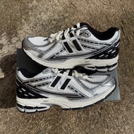 M Casual 1906R 'Silver Metallic Black' Sneaker