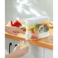 Fridge water bottle with convenient faucet 3.5 liters