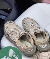 📣突發優惠！KEEN UNEEK系列 防滑耐磨溯溪鞋（卡其色）｜原廠Outlet正品｜免運費｜預購7日發貨