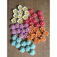 RM4.50/50 pieces : TF-823 - Resin - Bunga - Flower - 1.3 cm to 1.5 cm