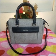 VERA WANG  SLING BAG