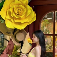 ดอกกุหลาบสีเหลืองปลอม ดอกไม้ประดับตกแต่งกำแพง ดอกไม้ประดับติดผนังสำหรับการถ่ายภาพ ดอกไม้เทียม ตกแต่ง