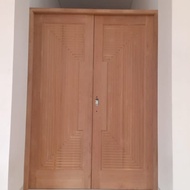 Pintu utama 2 daun kayu
