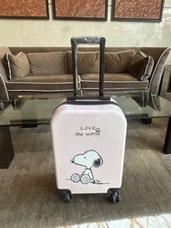New： Snoopy 20 吋粉色行李箱； Snoopy 20 inch pink luggage for handcarry 55 x 35 x 22cm