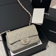 有購證🩷 Chanel/香奈兒22C淡灰色金鍊 classic flap bag mini