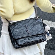 驚喜優惠價🥳YSL聖羅蘭黑色小號油蠟皮niki斜挎單肩包