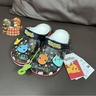New!超靚勁抵！新款Crocs X Pokémon/比卡超/Pikachu兒童經典版涼鞋/洞洞鞋/沙灘鞋/泳池鞋，原廠倉直出。中意嘅歡迎