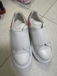 Alexander McQueen 白色閃粉波鞋