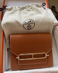 Hermes roulis slim豬鼻子金棕金扣 配咗條金棕色帶可以斜孭，銀包、細袋、腰包都啱用，有單