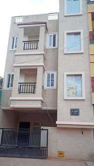 Rumah studio 150 m² dengan 2 bilik mandi peribadi di HBR Layout (Ali house # 300)