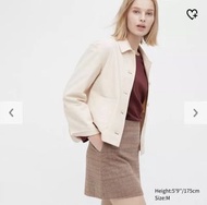 🎉歲末出清免運 🇯🇵Uniqlo｜休閒短版排釦外套  翻領西裝 寬版寬鬆 雙口袋 舒適 彈性兼具挺度 米色 杏色 445172
