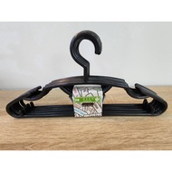 Clothes Hanger Adult 1 Pack Contains 5 Pieces. Black Plastic 42x19cm Model J112