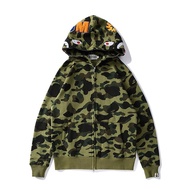 มาใหม่  Bape ฉลาม Hoodie บุรุษสบาย ๆ  ฮาราจูกุ Hoodie Coat แฟชั่น  เสื้อสเวตเตอร์ลายพราง สตรีทแวร์  