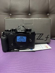剛剛四月買 安心行貨 完美無瑕 (香港行貨差不多一年保) Nikon ZF  贈送手柄 Trade In 再平 😍😍😍  快門次數 2XX